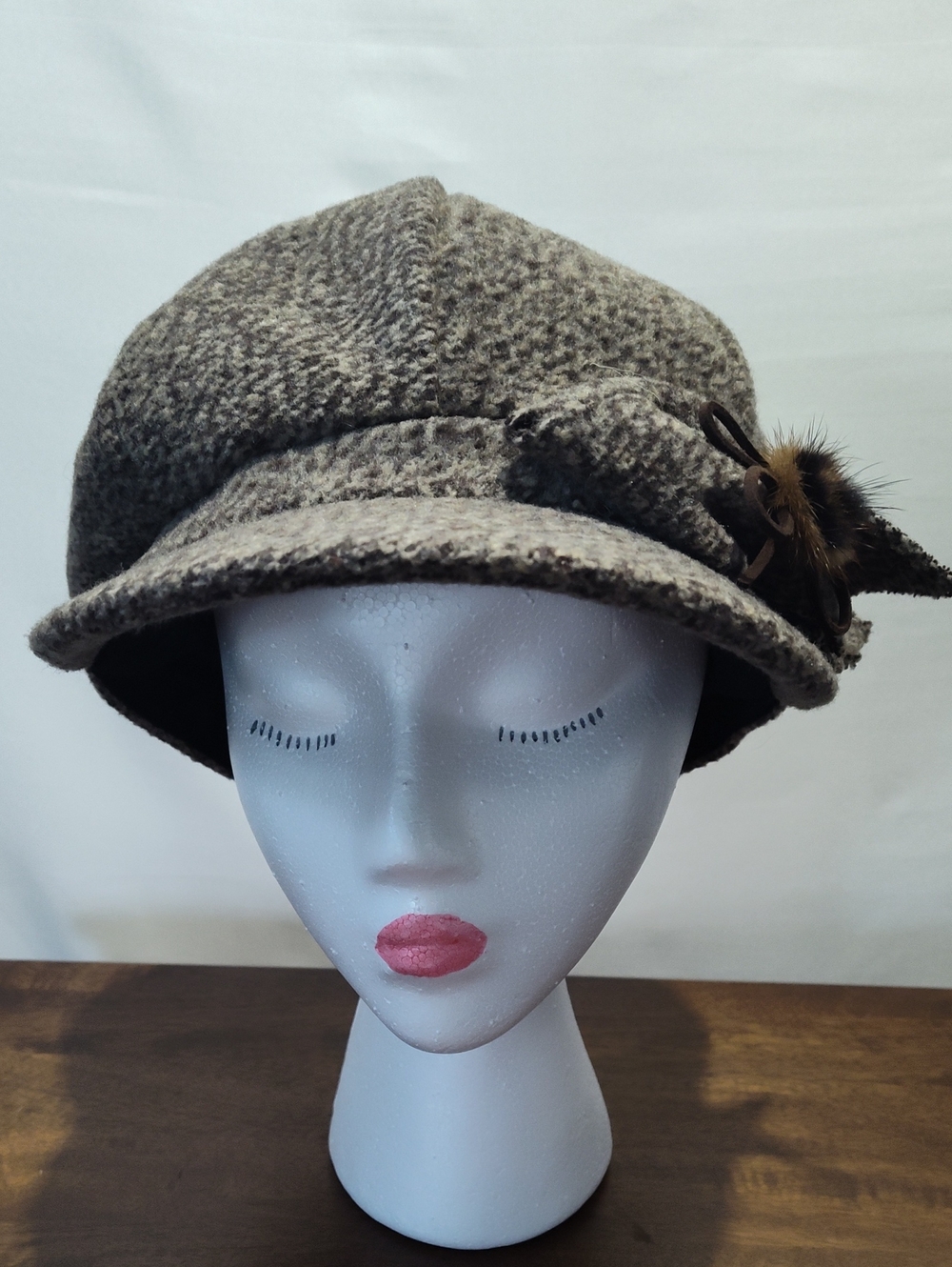 Brown Tweed Newsboy Cap With Bow Detail